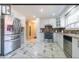 84 Dorset Drive, Brampton, ON L6T2Y9 Photo 4