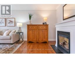 Kitchen - 68 Glenmanor Drive N, Oakville, ON L6K2B4 Photo 5