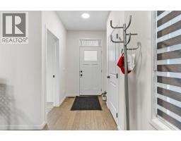 Kitchen - 133 Chelsea Glen, Chestermere, AB T1X2P4 Photo 4