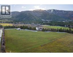 Bedroom - 1307 Fredrickson Road, Sorrento, BC V0E2W1 Photo 3