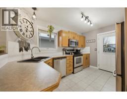 Bedroom - 10 Halsall Street, Sylvan Lake, AB T4S1T4 Photo 5