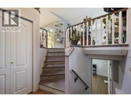 Dining room - 10 Halsall Street, Sylvan Lake, AB T4S1T4 Photo 3