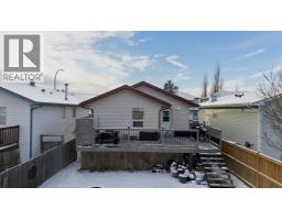 Living room - 10 Halsall Street, Sylvan Lake, AB T4S1T4 Photo 2