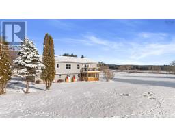 Living room - 1197 Highway 2, Five Islands, NS B0M1K0 Photo 3