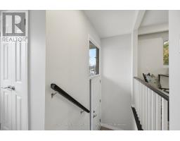 Kitchen - 2344 Glastonbury Road, Burlington, ON L7P3Y3 Photo 4