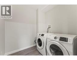 Living room - 1501 03 Elsmere, Windsor, ON N8X4H2 Photo 3