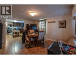 Primary Bedroom - 463 Heales Avenue, Penticton, BC V2A1G5 Photo 3