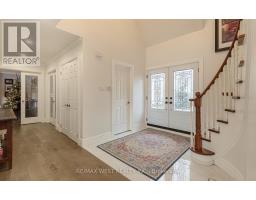 Primary Bedroom - 8 Oakridge Court, Brampton, ON L6Z2A4 Photo 5