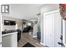 Living room - 84 Cimarron Grove Close, Okotoks, AB T1S0H5 Photo 2