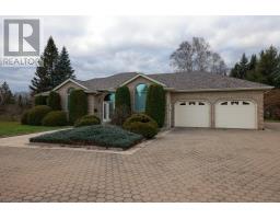 Kitchen - 2200 Bordeaux Cres, Thunder Bay, ON P7K1C2 Photo 3