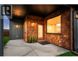 Primary Bedroom - 778 Sitka St, Campbell River, BC V9H0G4 Photo 5