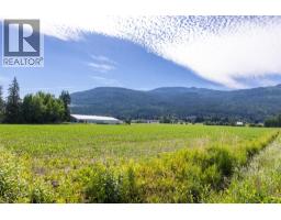 1490 10 Avenue Sw, Salmon Arm, BC V1E1T2 Photo 5