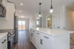 Kitchen - 327 Normandeau Avenue, Ste Anne, MB R5H1B6 Photo 4