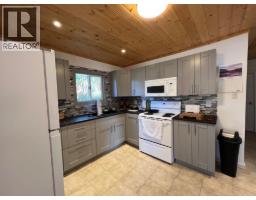 Primary Bedroom - 9201 Canyon Drive, Hudsons Hope, BC V0C1V0 Photo 3