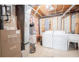 Laundry room - 441 Railway Avenue, Belle River, ON N0R1A0 Photo 4