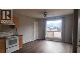 Living room - 201 6th Avenue Nw, Nakusp, BC V0G1R0 Photo 4