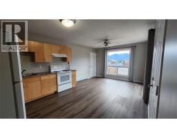 Primary Bedroom - 201 6th Avenue Nw, Nakusp, BC V0G1R0 Photo 3