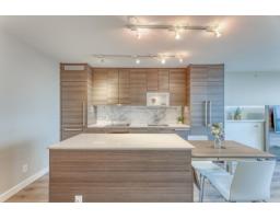 2003 13398 104 Avenue, Surrey, BC V3T1V6 Photo 4