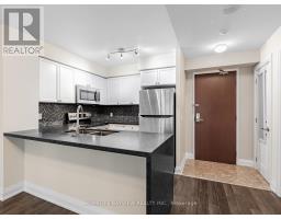 Primary Bedroom - 1015 18 Parkview Avenue, Toronto, ON M2N7H7 Photo 4