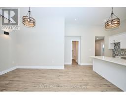 Bathroom - 406 Hennepin Avenue, Welland, ON L3B4T5 Photo 4