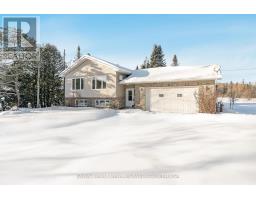 Living room - 3400 Reservoir Road, Severn, ON L0K1E0 Photo 3