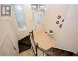 Kitchen - 5 Georgian Road, Brampton, ON L6X0L6 Photo 3