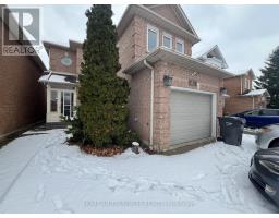 Living room - 7132 Harding Crescent, Mississauga, ON L5N5P5 Photo 2