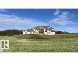 Family room - 49156 Hyw 623, Rural Camrose County, AB T4V2N1 Photo 4