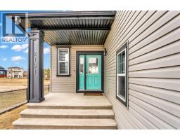 Kitchen - 2101 Luxstone Boulevard Sw, Airdrie, AB T4B0H6 Photo 4