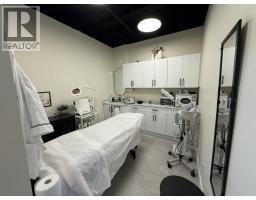 3558 Fraser Street, Vancouver, BC V5V4C6 Photo 2