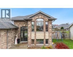 Kitchen - 279 Homestretch Drive, St Clair, ON N0N1G0 Photo 4