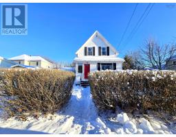 Dining room - 13 Belmont Street, Amherst, NS B4H2E3 Photo 3