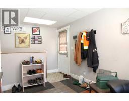 112 3 Street E, Image 3