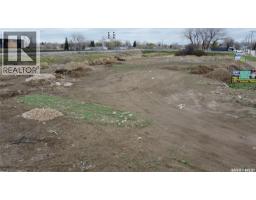 925 South Railway Street E, Swift Current, SK S9H3B4 Photo 3