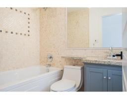 14057 66 Avenue, Surrey, BC V3W2B2 Photo 4