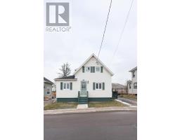 Living room - 389 North Market Street, Summerside, PE C1N1L7 Photo 2
