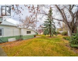 Bedroom - 433 17 Street, Fort Macleod, AB T0L0Z0 Photo 2