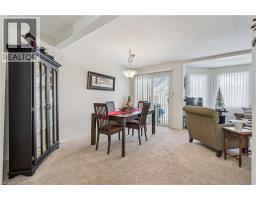 Living room - 205 Highland Crescent Unit 21, Kitchener, ON N2M5L6 Photo 5