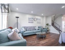 Kitchen - 98 Kirby Crescent, Whitby, ON L1N6Z7 Photo 3