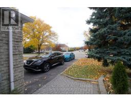 Kitchen - 5125 Salishan Circle, Mississauga, ON L5R3E8 Photo 3
