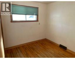 Bedroom - 629 Stafford Drive N, Lethbridge, AB T1H2B3 Photo 4