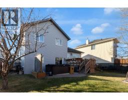 Kitchen - 3 Aspen Landing, Strathmore, AB T1P1R4 Photo 2