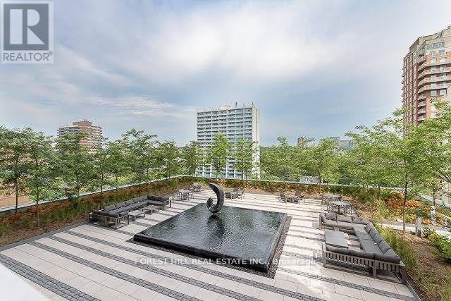 1708 200 Bloor Street W