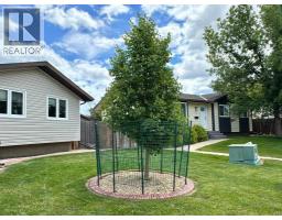 4pc Bathroom - 11 Princeton Road W, Lethbridge, AB T1K5A1 Photo 2
