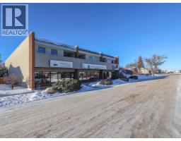 Living room - 206 4714 A 49 Street, Stettler, AB T0C2L2 Photo 4