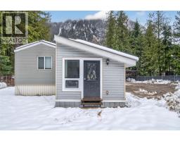 Family room - 3277 Loschinski Road, Revelstoke, BC V0E2S0 Photo 3