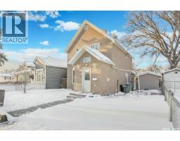 Living room - 235 J Avenue N, Saskatoon, SK S7L2J9 Photo 2