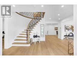 1105 Ewing Crescent, Mississauga, ON L5V1B9 Photo 4