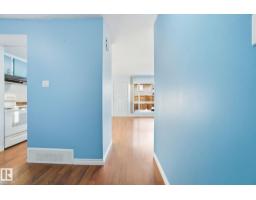 Kitchen - 457 Abbottsfield Rd Nw, Edmonton, AB T5W4R3 Photo 3