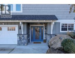 Bathroom - 3839 3841 Ross Ave, Royston, BC V0R2V0 Photo 5